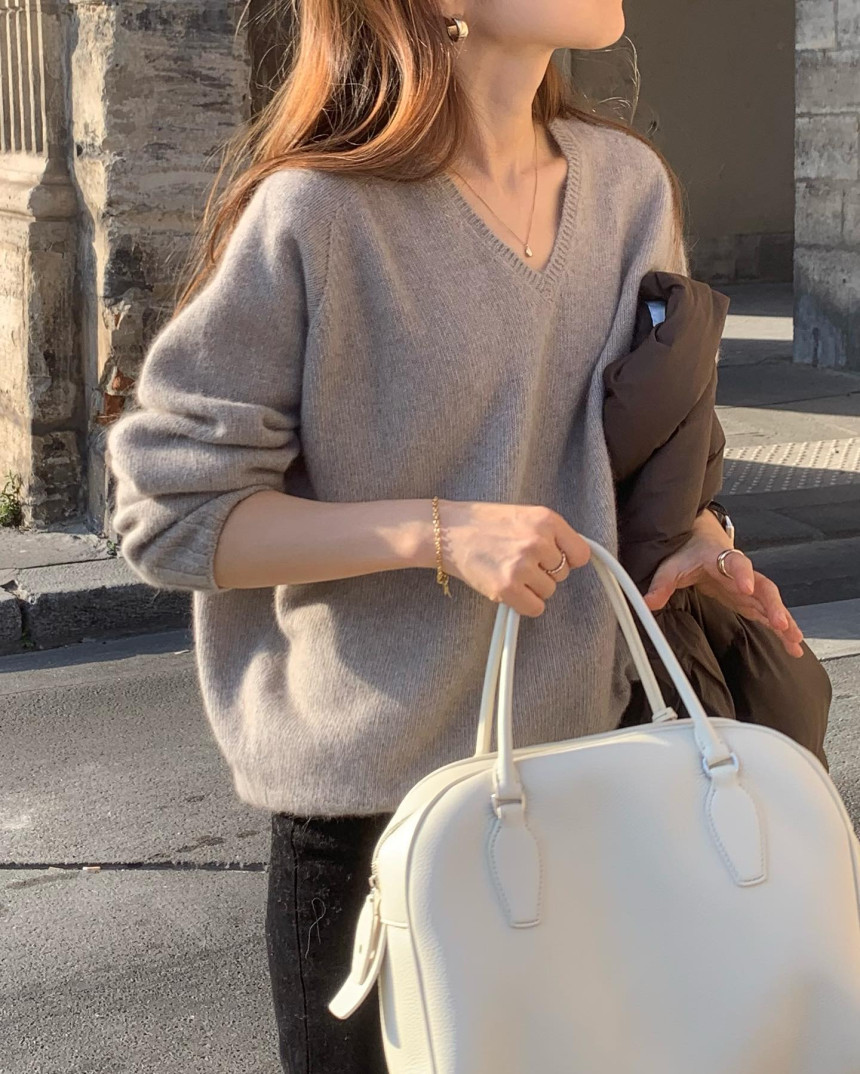 IMG_3419 ounce hairy raccoon v knit(4colors) - 画像 (1)