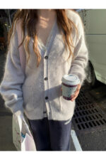 The Barnnet Fuzzy V-neck Knit Cardigan(2colors)