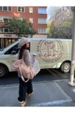 The Barnnet Fuzzy V-neck Knit Cardigan(2colors) - 画像 (12)