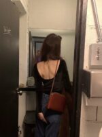 The Barnnet Velvet Scoop Back T-Shirt - 画像 (2)