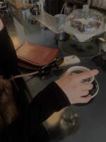 The Barnnet Velvet Scoop Back T-Shirt - 画像 (5)