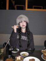 The Barnnet Cozy Fleece Logo Top - 画像 (3)