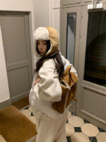 The Barnnet Woolly Shearling Flap Backpack - 画像 (3)